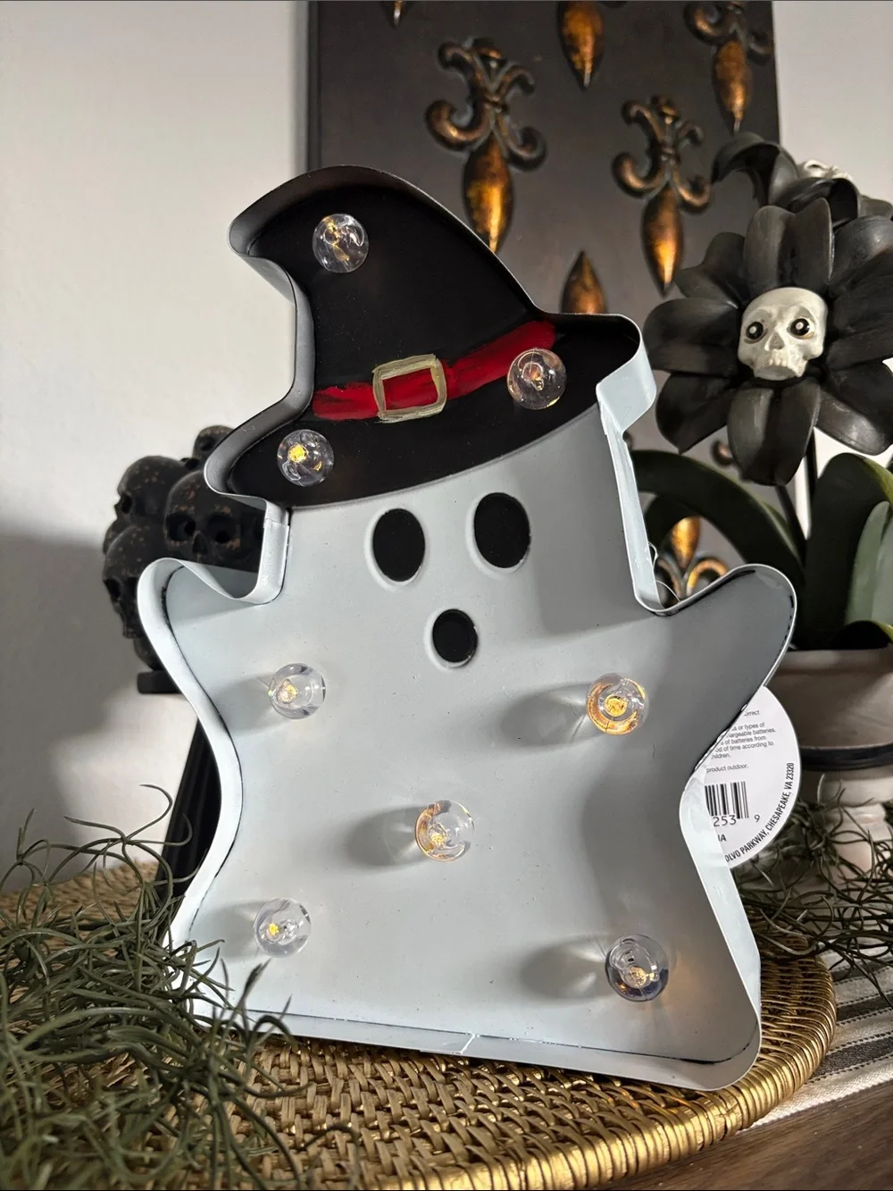 🆕HTF Adorable Marquee Ghost